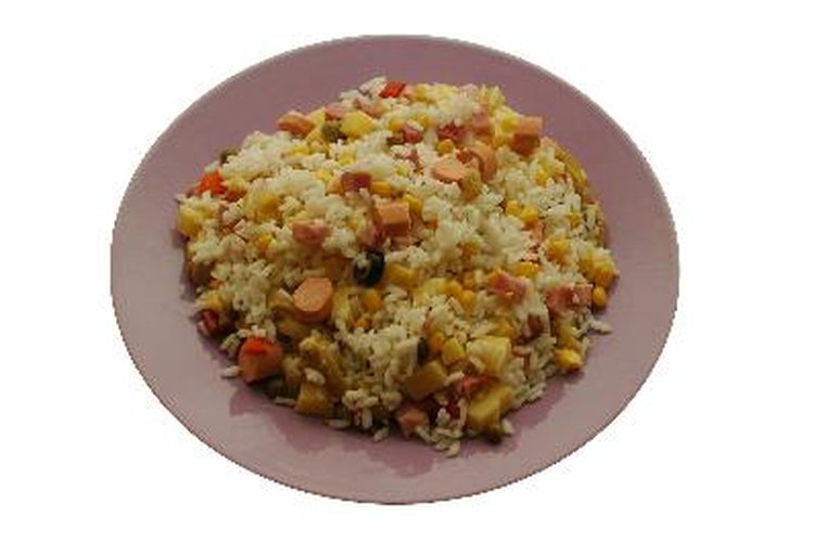 Una arrocera es un pequeño aparato que se utiliza específicamente para cocer el arroz.