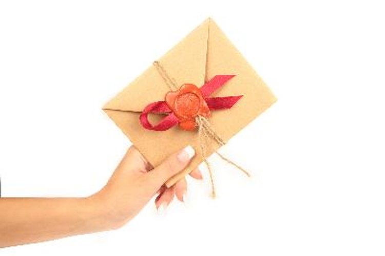Toda fiesta formal comienza por las invitaciones.