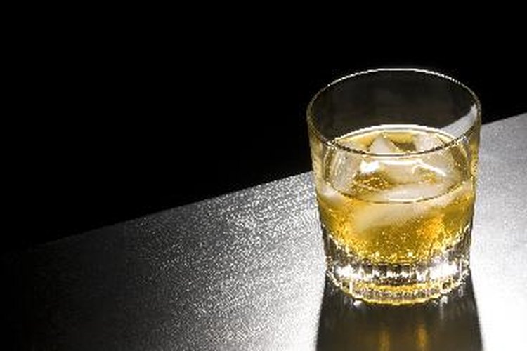 El whisky está libre de gluten porque la destilación lo elimina.