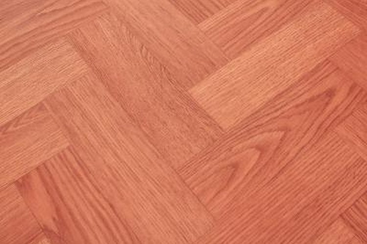 El suelo laminado tiene por objeto proporcionar la apariencia de los pisos de madera dura.