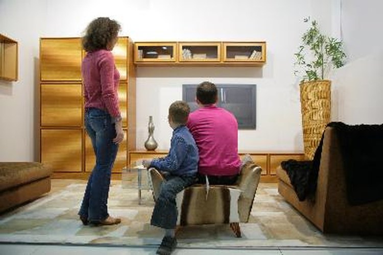 Haz tu propia mesa para televisores.