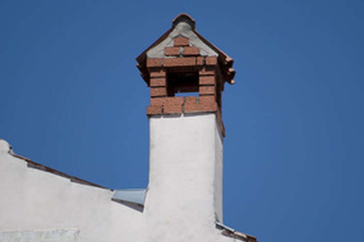 El casquillo de la chimenea redirecciona el viento y la mantiene libre de residuos.