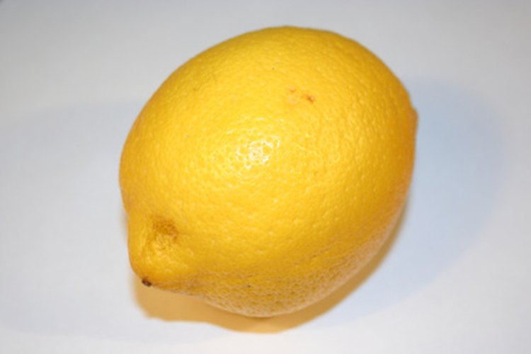 Puedes rallar con éxito un limón sin usar un rallador.