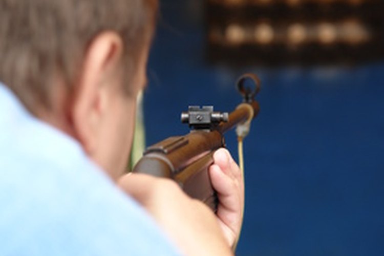 Se entrena a los guardaespaldas para utilizar las armas apropiadamente.