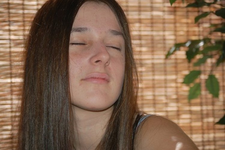 MayoClinic.com informa que muchos adolescentes experimentan con drogas y alcohol.