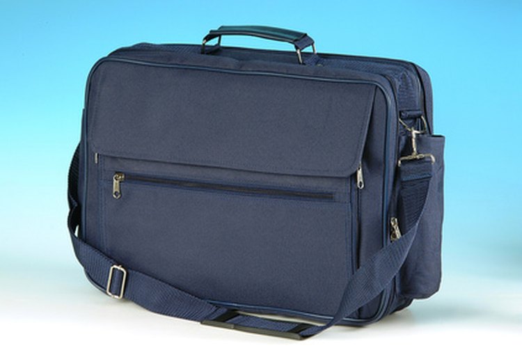 Los bolsos de mensajero usualmente tienen una correa.