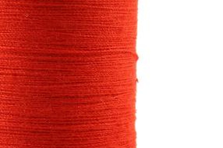 Conoce el significado de la cinta roja en la muñeca.