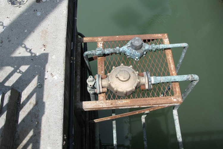 Vas a querer tener tu servicio de agua funcionando antes de tener tu tanque instalado.