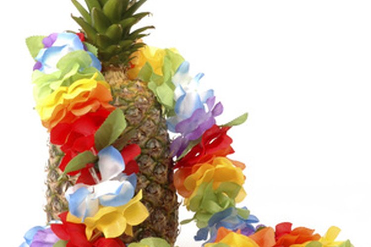 Deja que los niños diseñen su propio leis hawaiano.