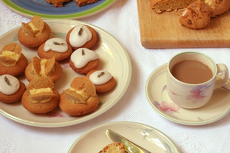 Los pasteles pequeños satisfacen a un goloso sin atiborrarlo.