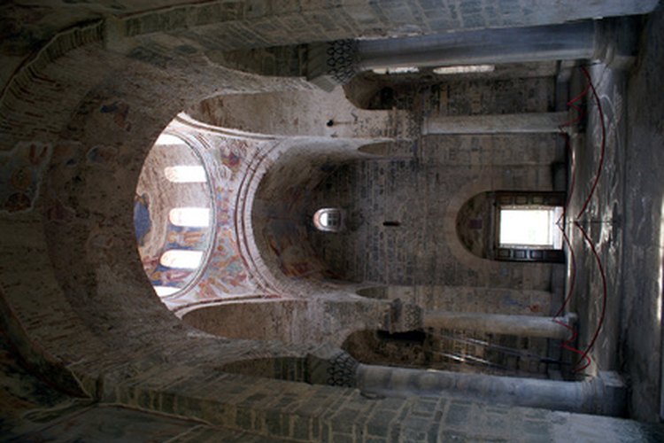 Las ventanas de tipo claraboya proporcionan mucha luz interior al tiempo que restringen la visibilidad.