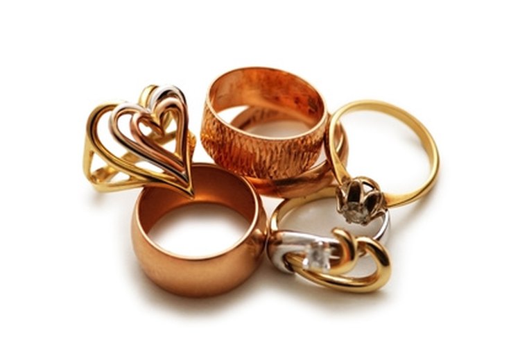 Las alianzas de boda vienen en varios estilos, pero tienen el mismo significado.