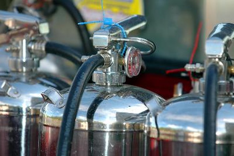 Extinguidores de fuego.