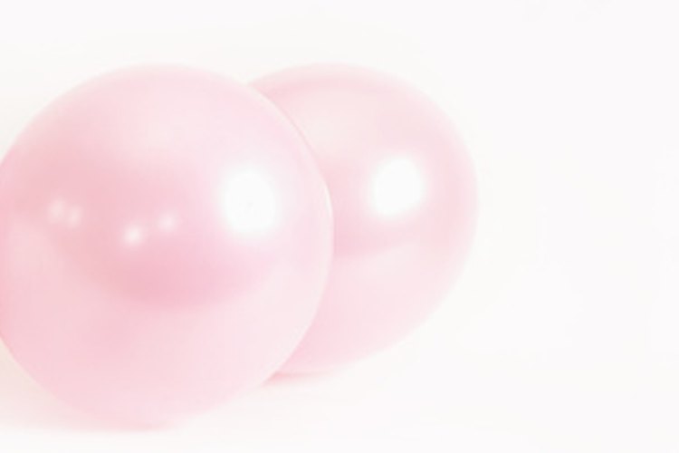 Utiliza globos rosa para la decoración.