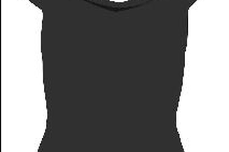 Utiliza un vestido negro con tus zapatos de color caramelo.
