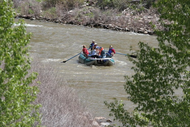 Navegar en balsa en el Colorado River es una aventura en si misma.