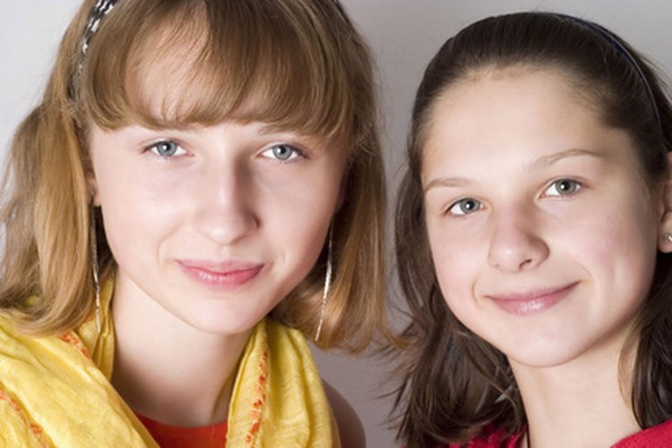 Las niñas adolescentes tienen muchos asuntos con los cuales lidiar, desde el abuso de sustancias hasta el acné.