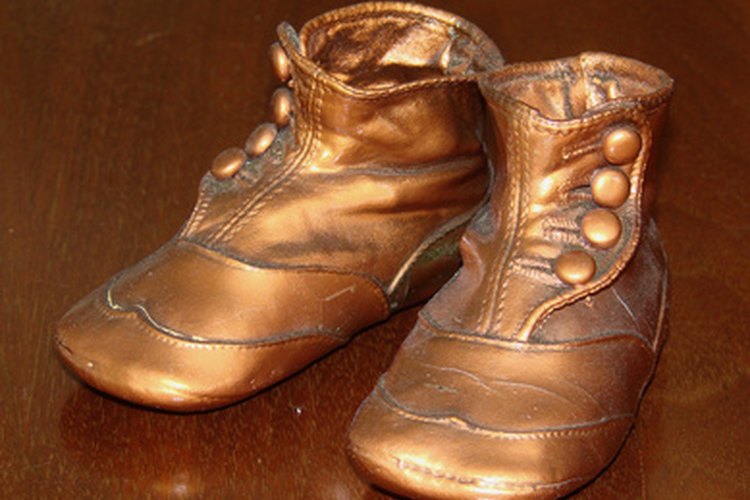 Los zapatos tenían suelas anchas y planas.