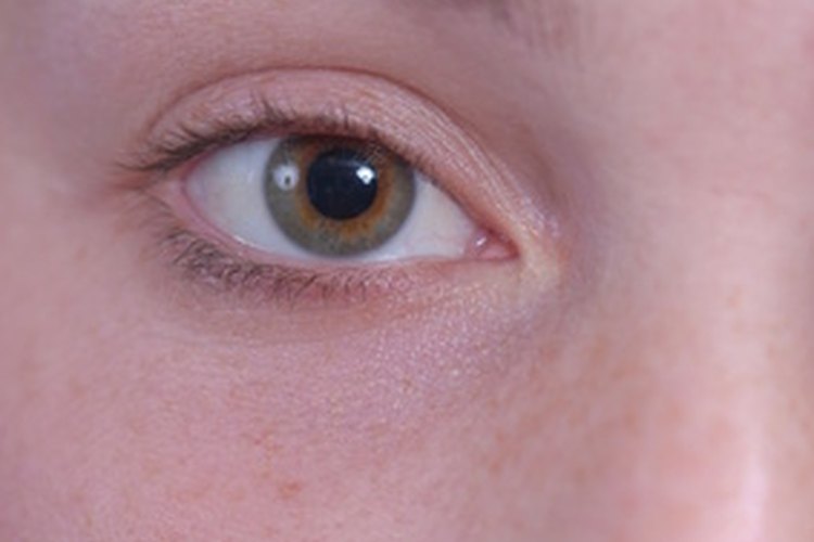 Existen tratamientos para que vuelva a crecer el vello en tus cejas.