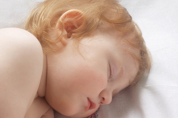 Hacer que tu bebé se duerma y permanezca dormido toda la noche es un hito importante.