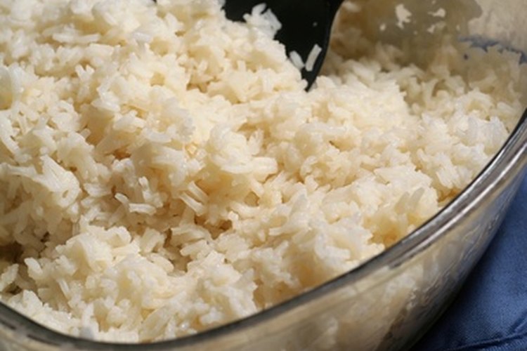 Crea tu propio bocadillo con las sobras de arroz.
