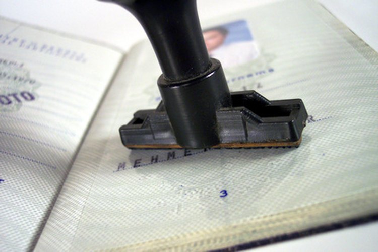 La visa TD permite a los cónyuges e hijos dependientes que residan en los Estados Unidos.