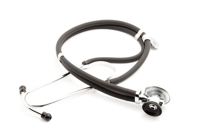 Todo el mundo, no sólo el personal médico, debe aprender a usar un estetoscopio correctamente.