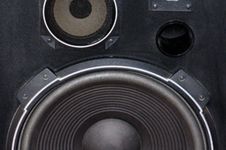 Puedes encontrar electroimanes en los altavoces.