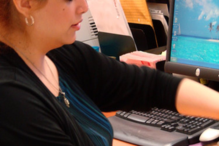 Una recepcionista puede cumplir con muchas tareas.