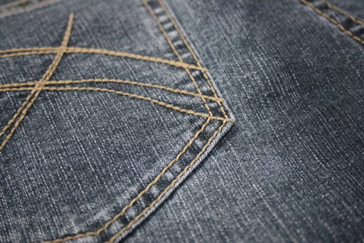 Los pantalones de corte recto y con corte de bota se deben usar en diferentes ocasiones.
