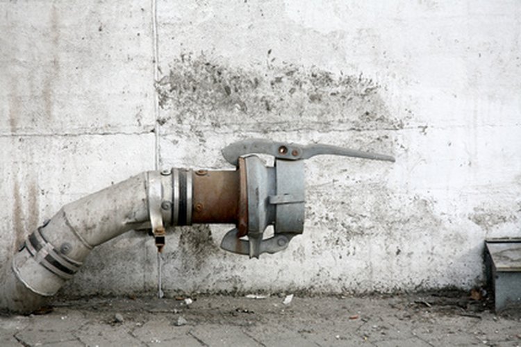 Averiguar las causas de los ruidos en las tuberías de agua te te ayudará a proteger tu hogar de daños potenciales por agua.