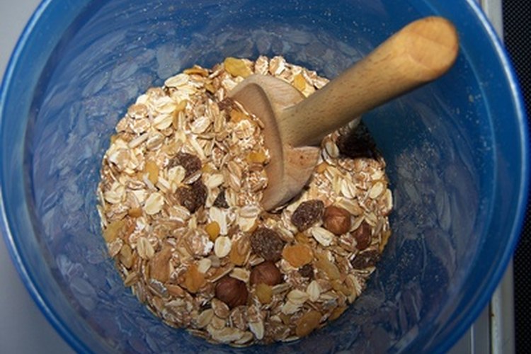 Se recomienda comer avena caliente para el desayuno para aumentar la dosis de leche de una mamá.