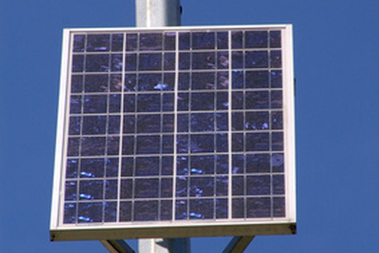 El uso combinado de un calentador solar con uno de paso crea un sistema verde para calentar agua de uso doméstico.