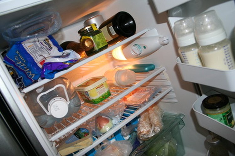 Descubre a qué se debe el olor a quemado que proviene del refrigerador.