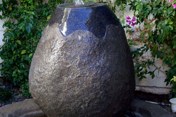 Fuente de cemento para patio.