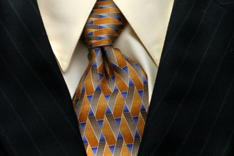 Entiende el código de vestimenta semiformal masculina.