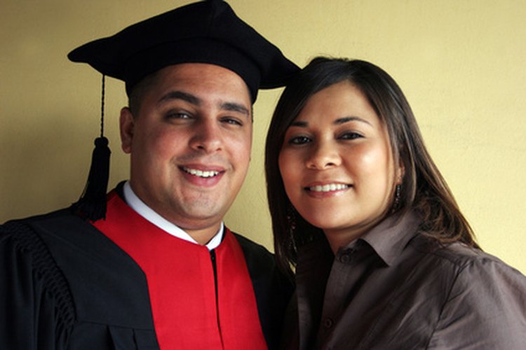 Homenajear a un graduado puede ser un gran evento en la familia.