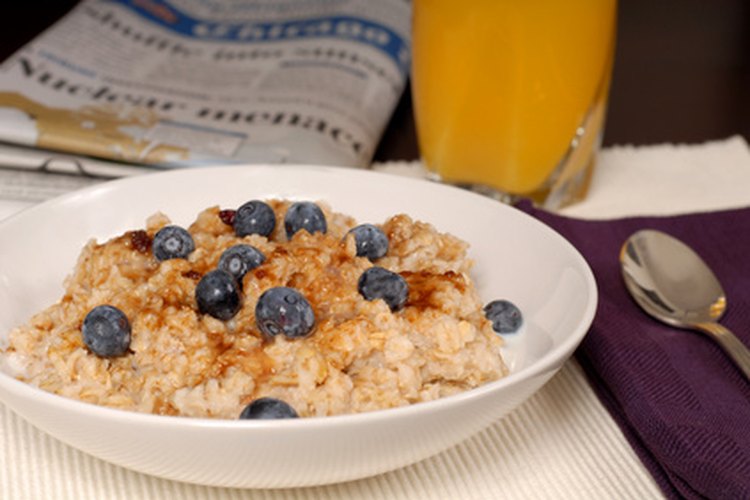 Avena con azucar moreno y arándanos.