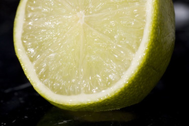 Una lima, justo antes de convertirse en un refresco.