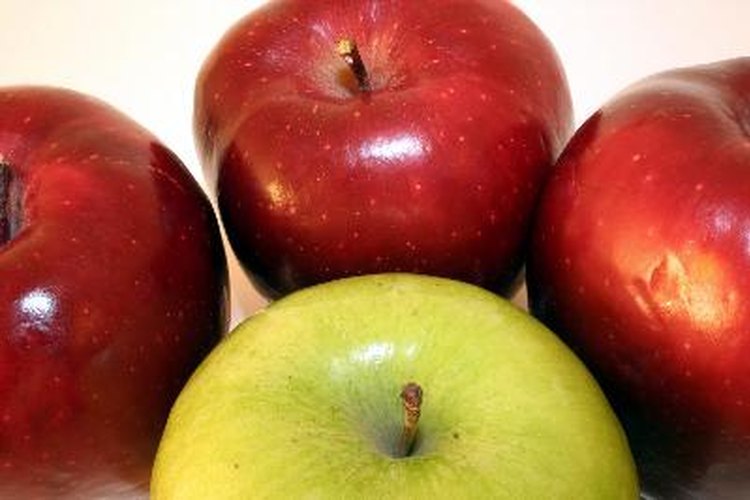 El mantenimiento de un árbol de manzanas requiere una gran cantidad de atención y control.