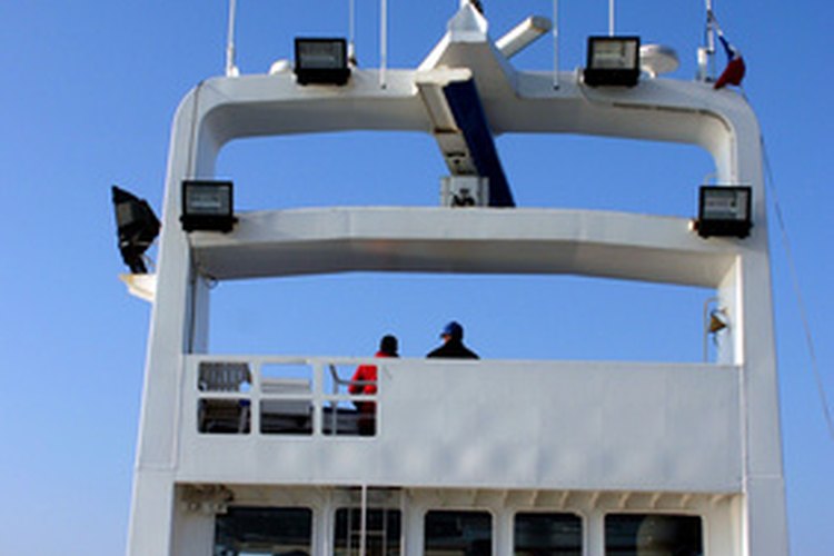 Trabajar en un barco atunero es difícil.