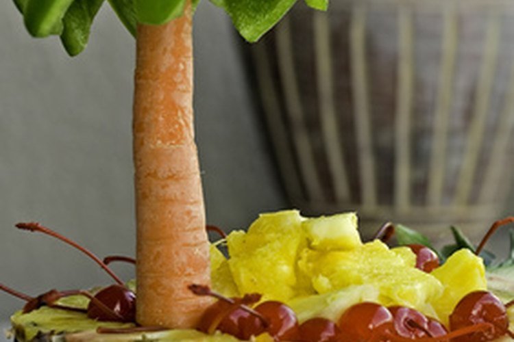 Las piñas son una buena base para las presentacines creativas de alimentos.