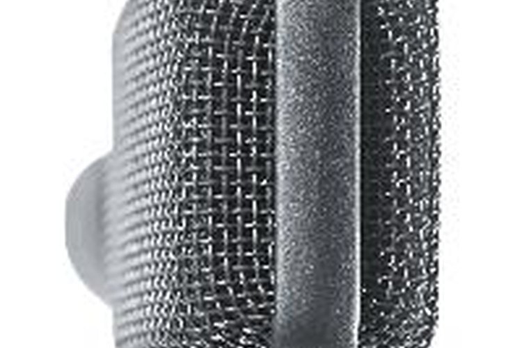 Practica ejercicios vocales para evitar lesiones.