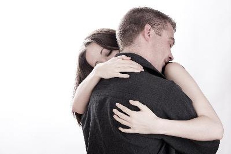 Cómo conquistar a la chica que quieres si ella ya tiene novio.