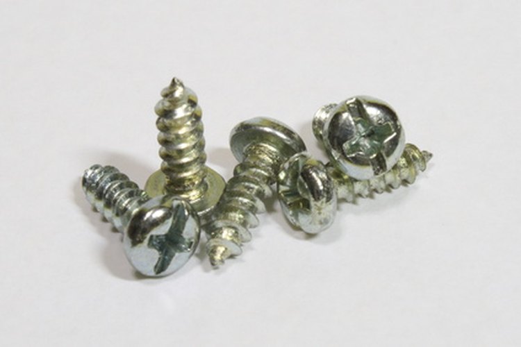 Todos los tornillos con una punta cónica son tornillos autoperforantes, no tornillos autorroscantes.