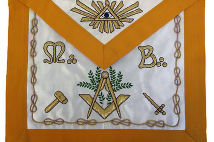 Los símbolos masónicos reflejan el juramento solemne que han realizado.