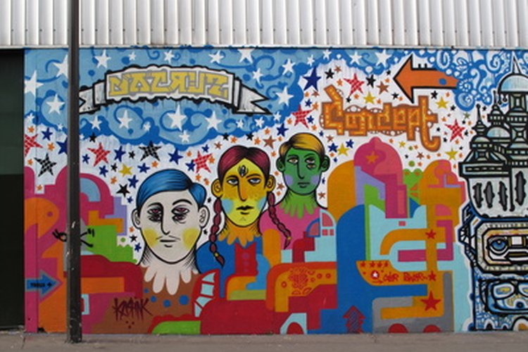 Murales creativos pueden representar un cuerpo estudiantil diverso.