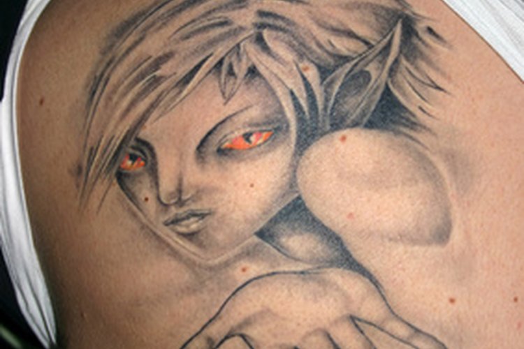 Piensa si realmente quieres un tatuaje permanente que simbolice a tu pareja antes de ser tatuado.