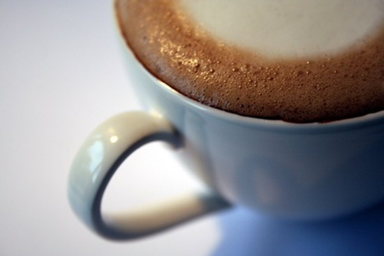 Puedes preparar tus propias bebidas de café con la máquina Mr. Coffee Steam.