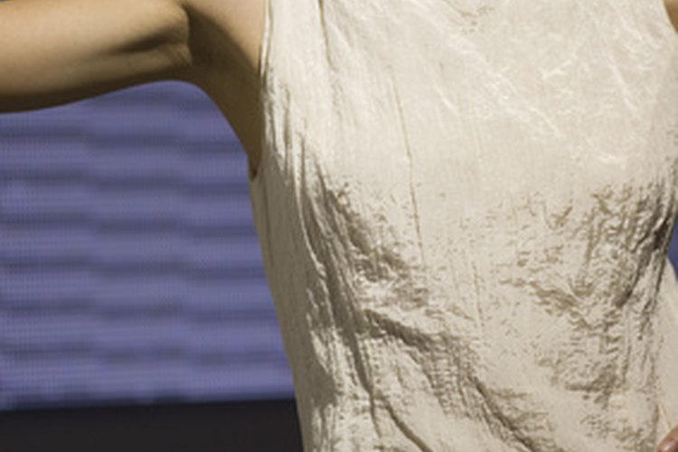 Asiste a eventos de moda para crear oportunidades cuando comienzas tu carrera de modas.